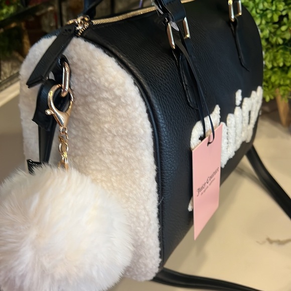🩷🍒Juicy couture Sherpa speedy satchel - Picture 7 of 9